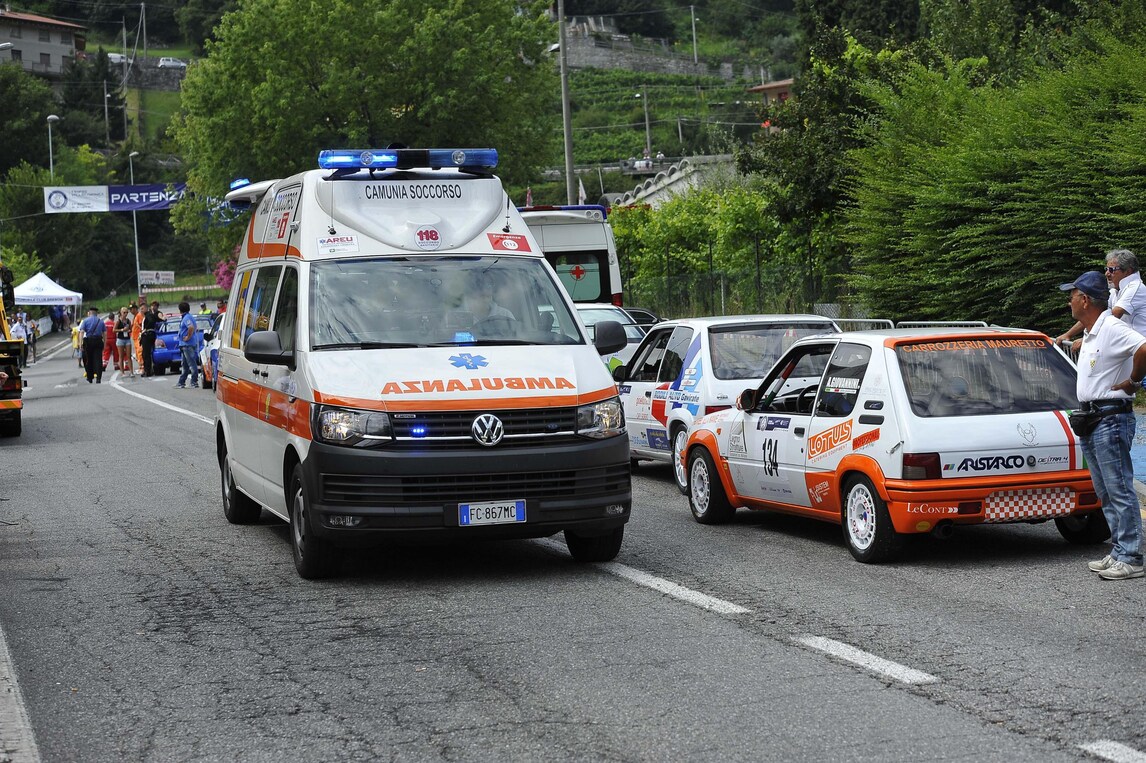 Rally Vallecamonica: auto fuori strada, muore commissario di gara