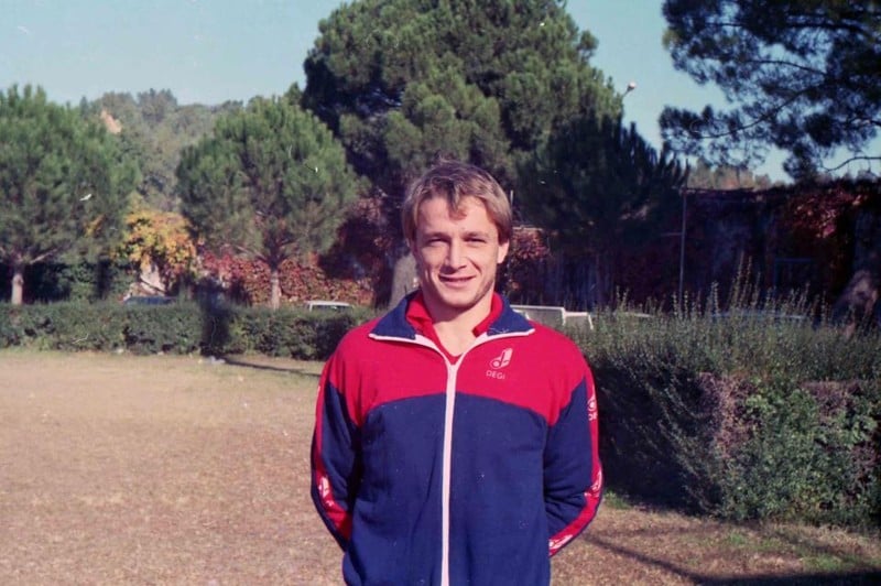 Il Cosenza ha ritirato la maglia numero 8 di Bergamini