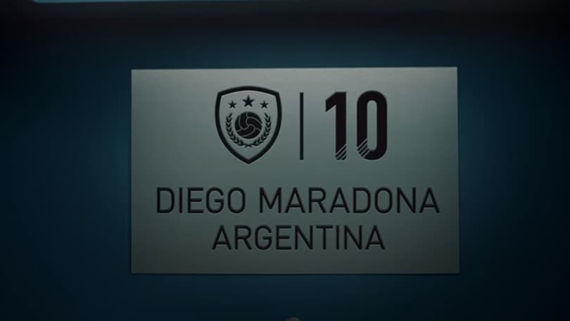 Maradona tra le leggende di Fifa 18: svelata la card