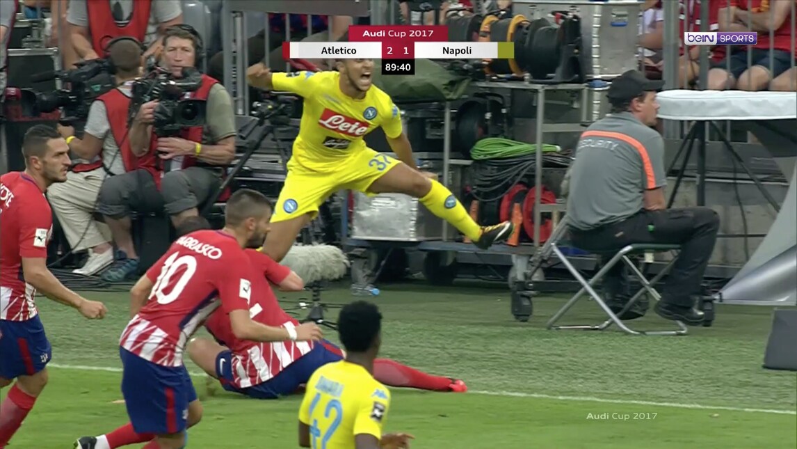 Godin, fallaccio e rosso: Ounas esce in lacrime