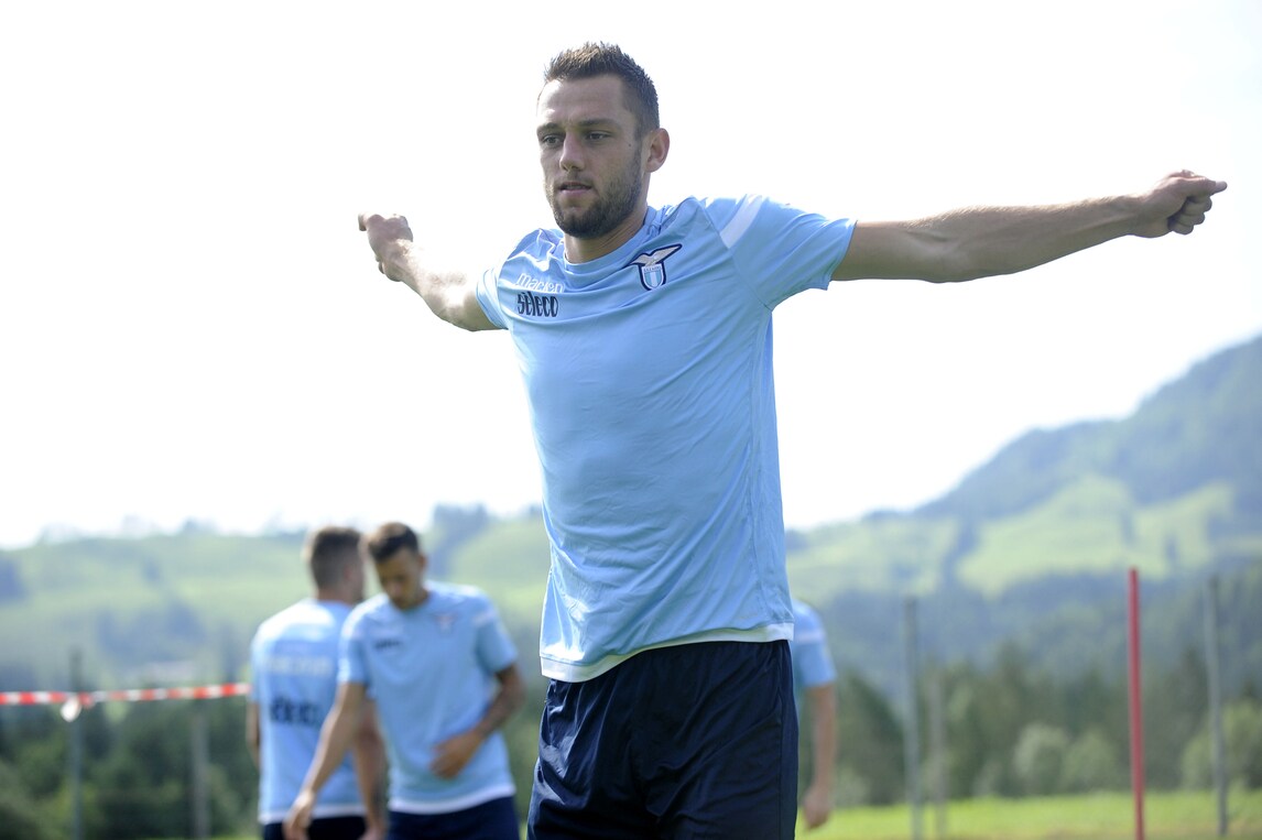 Lazio, pressing su De Vrij