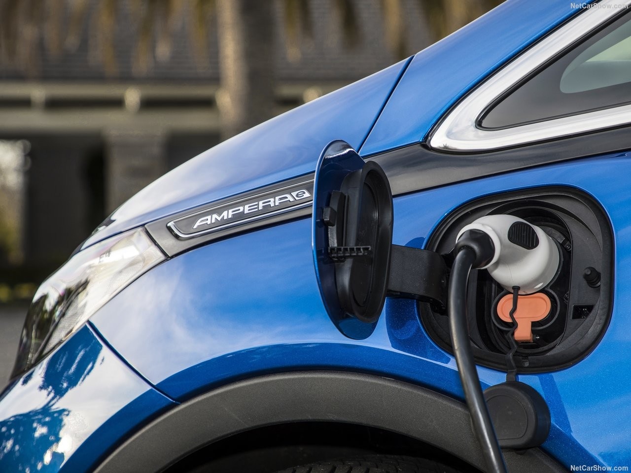 Dal Senato risoluzione per abolire auto a combustione nel 2040