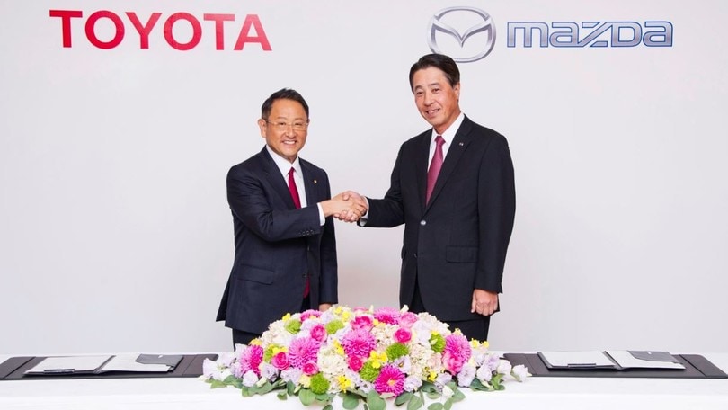 Alleanza tra Toyota e Mazda per sviluppo veicoli elettrici