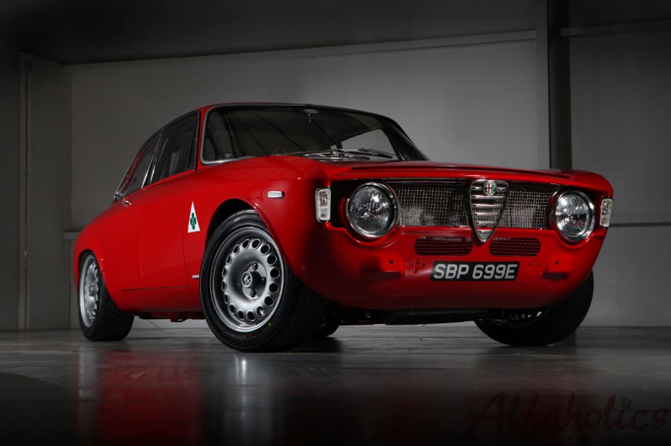 Alfaholics GTA-R 290, la Giulia GTA da 250 all'ora