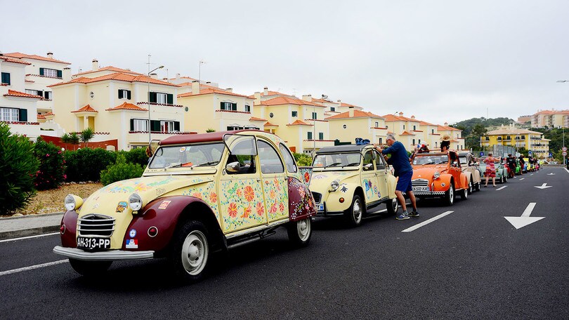 Citroen 2CV, 2 mila esemplari al raduno mondiale