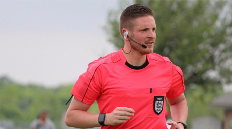 L'arbitro inglese Ryan Atkin fa coming out: «Sono gay»