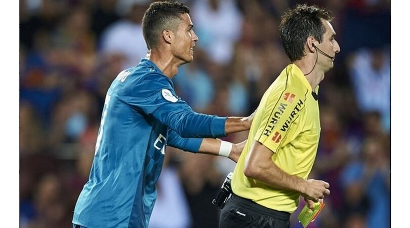 Ronaldo spinge l'arbitro: 5 giornate di stop