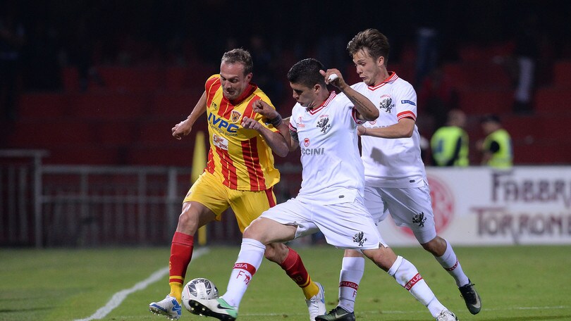 Benevento: Piscitelli rinnova, Monopoli su Agyei, Melara verso Avellino