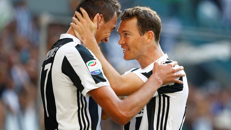 Juve, Lichtsteiner verso la permanenza. Asamoah più vicino al Galatasaray