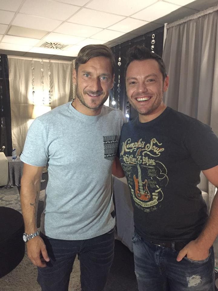 Totti, Federica Pellegrini e Tiziano Ferro #insilenzio per Amatrice