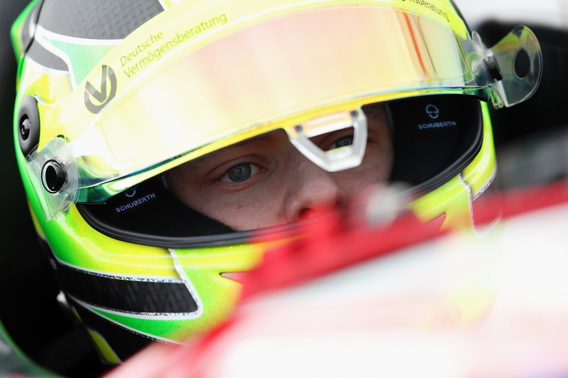 F1, Gp Belgio: Schumacher jr sulla Benetton del papà
