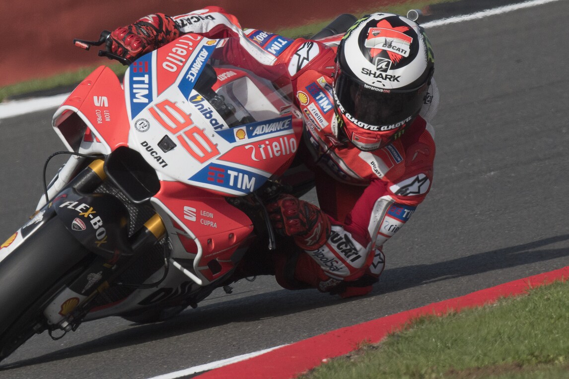 MotoGp Silverstone: quarte libere a Lorenzo, Rossi 9°