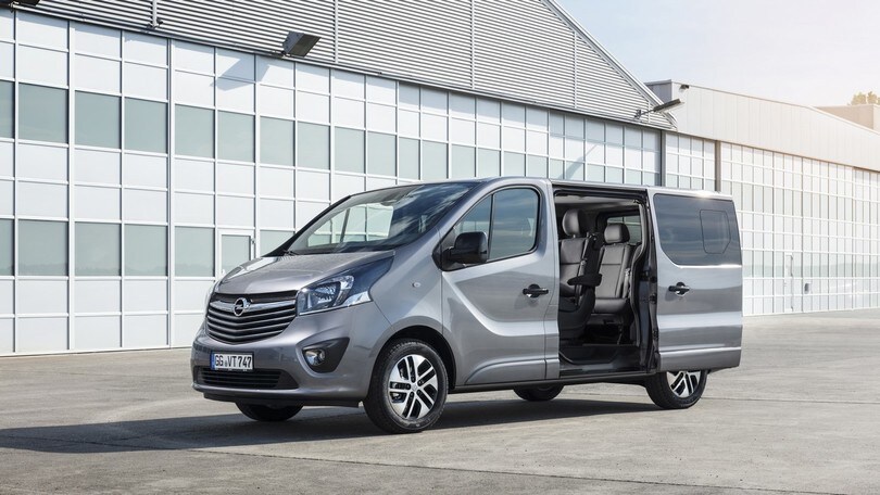 Opel Vivaro, le nuove versioni Combi+ e Tourer