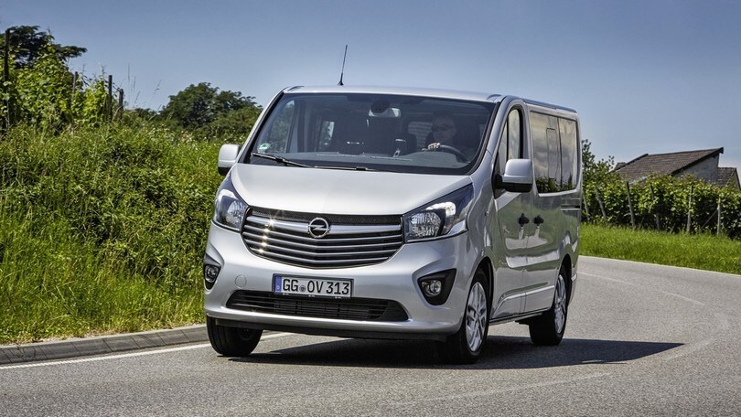 Opel Vivaro Combi+ e Tourer, foto