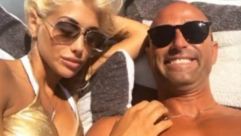 Bettarini, la nuova fiamma è la figlia dell'ex pilota Larini