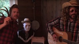 Sui social spopola la canzone: "Chi è il più forte? Höwedes"