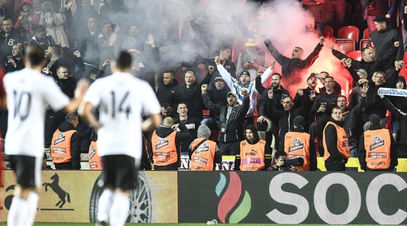 Cori nazisti dagli ultras a Praga, la Germania si scusa