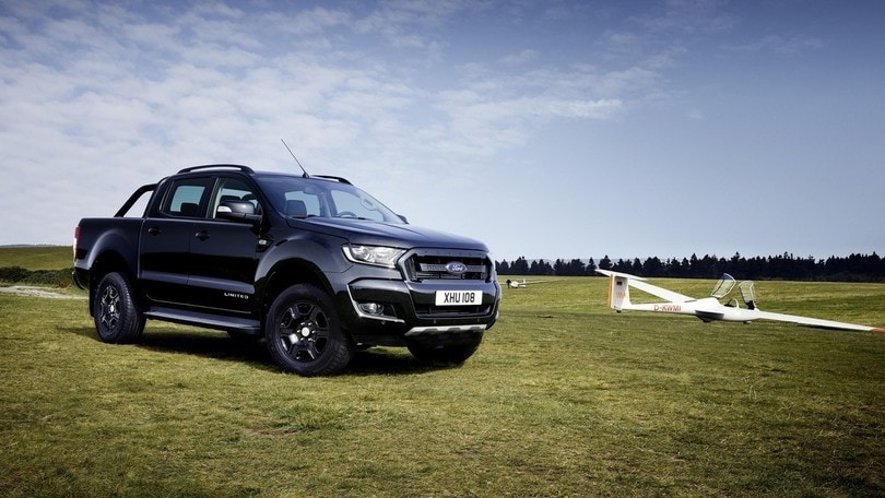 Ford Ranger, a Francoforte arriva la Black Edition