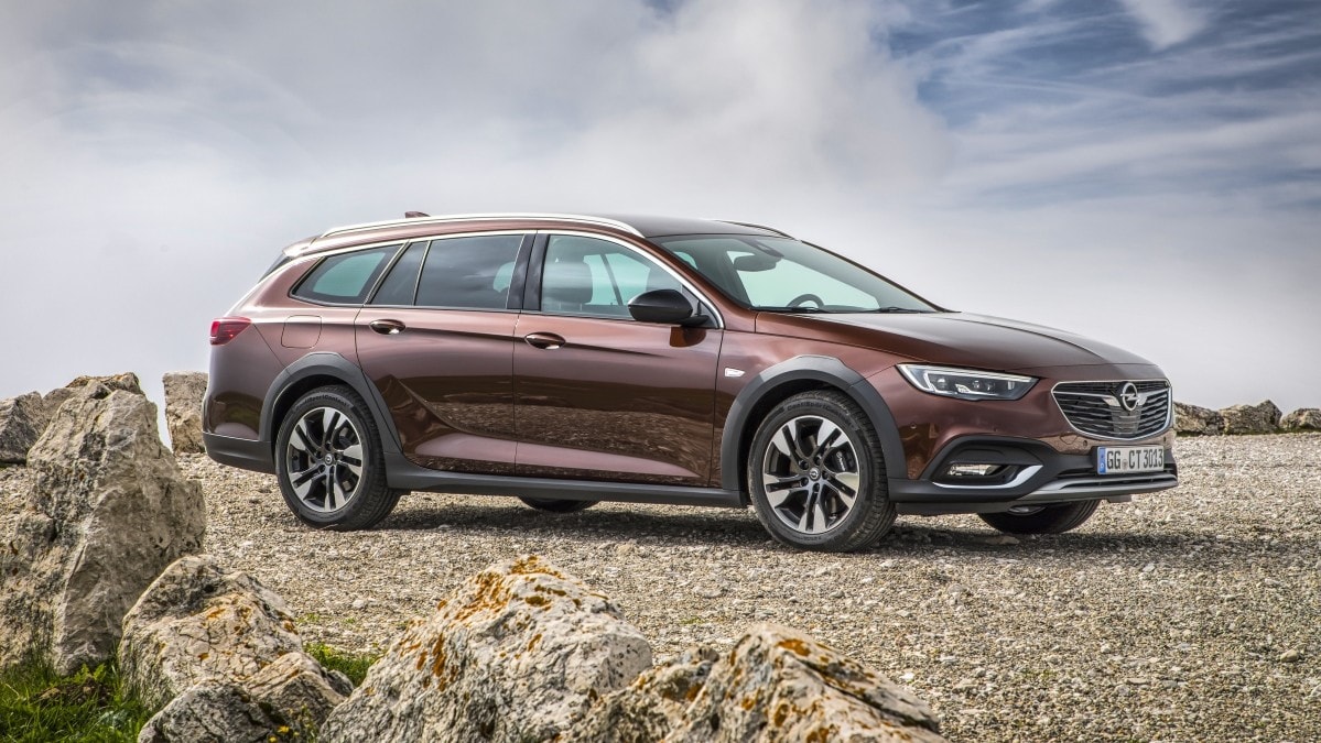 Opel Insignia, arriva il 2.0 biturbo diesel da 210 CV