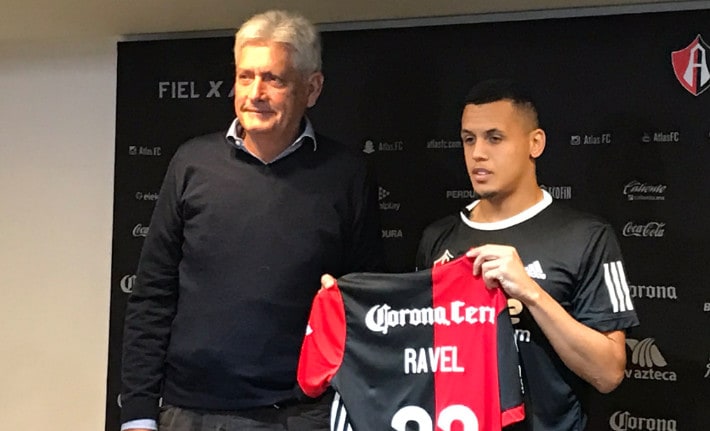 Lazio, l'ex Morrison si presenta all'Atlas: «Qui per essere felice»