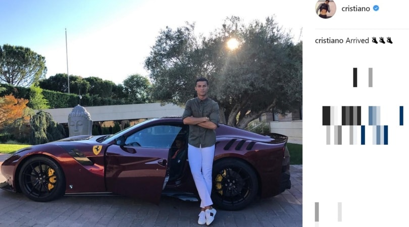 Cristiano Ronaldo presenta la nuova Ferrari: costa 400mila euro