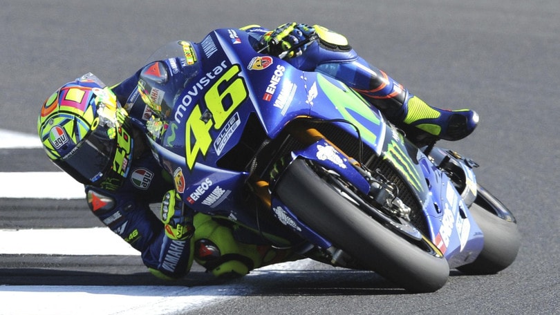 MotoGp, San Marino: nel box Yamaha un collage speciale per Rossi