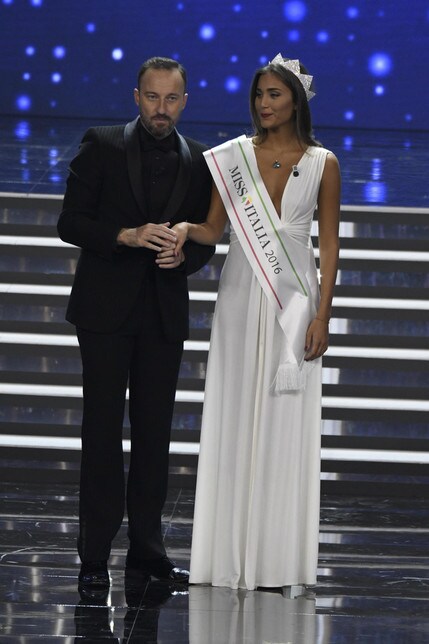 <p>E' una studentessa di giurisprudenza di 21 anni di Vallarsa, un piccolo comune in provincia di Trento. Seconda classificata la 19enne Laura Codén di Feltre, in provincia di Belluno</p>
