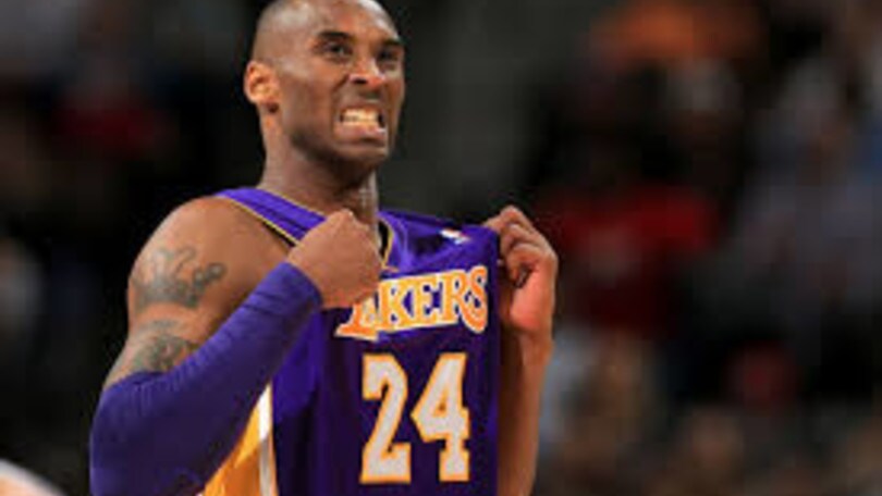 NBA, i Lakers ritireranno la maglia di Bryant