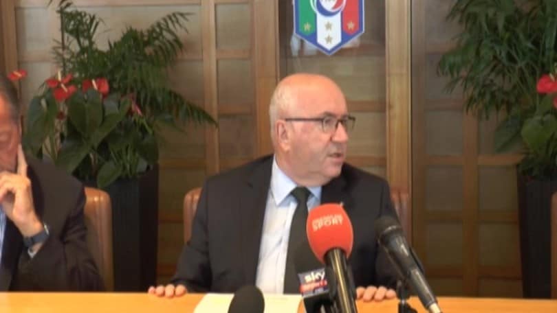 Tavecchio: "Chiusura mercato anticipata sarà valutata"