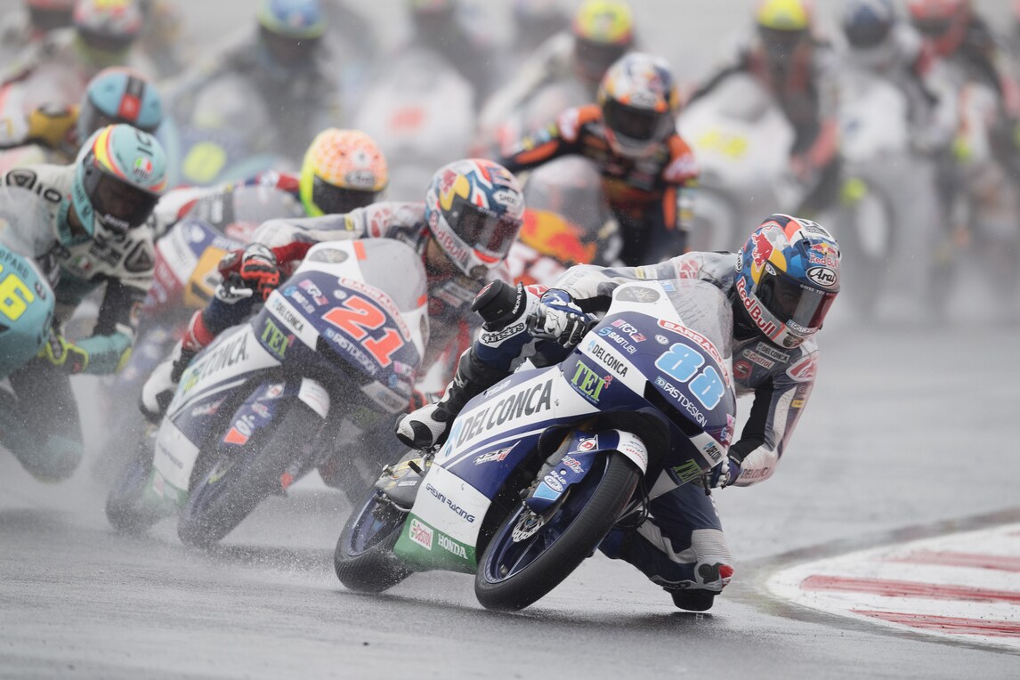 Moto3, paura per Martin: investito in allenamento