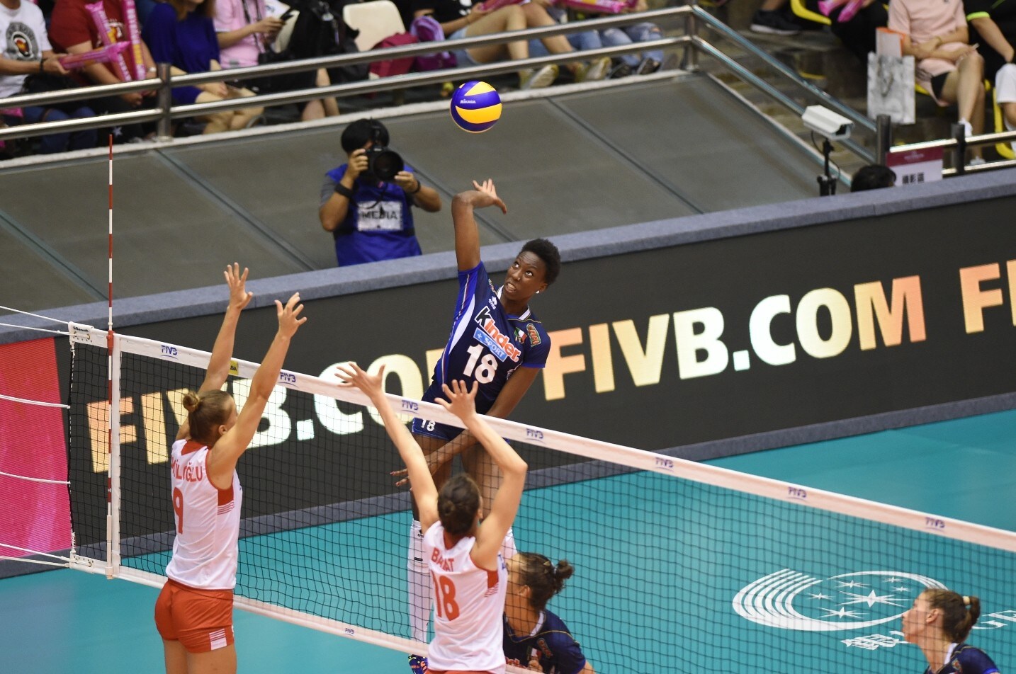 Volley: ancora un successo delle azzurre sull'Azerbaijan