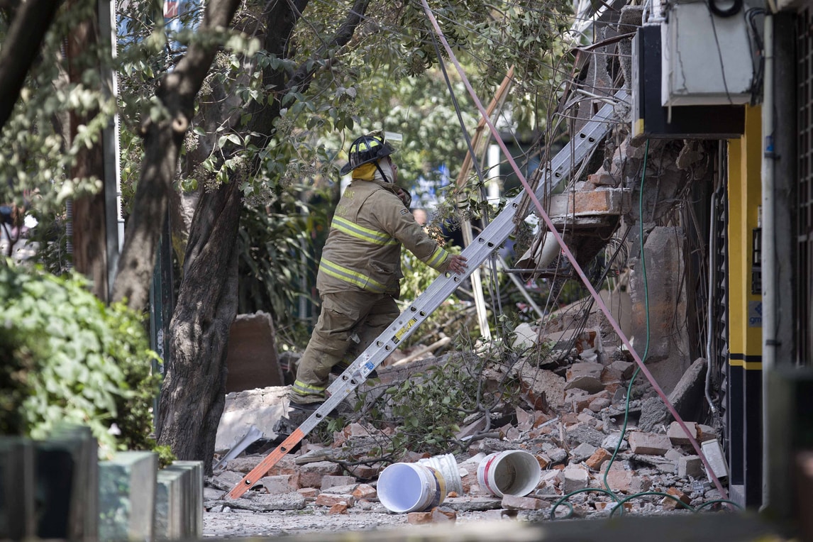 Terremoto in Messico, i morti salgono a 217: nessun danno grave all'Azteca