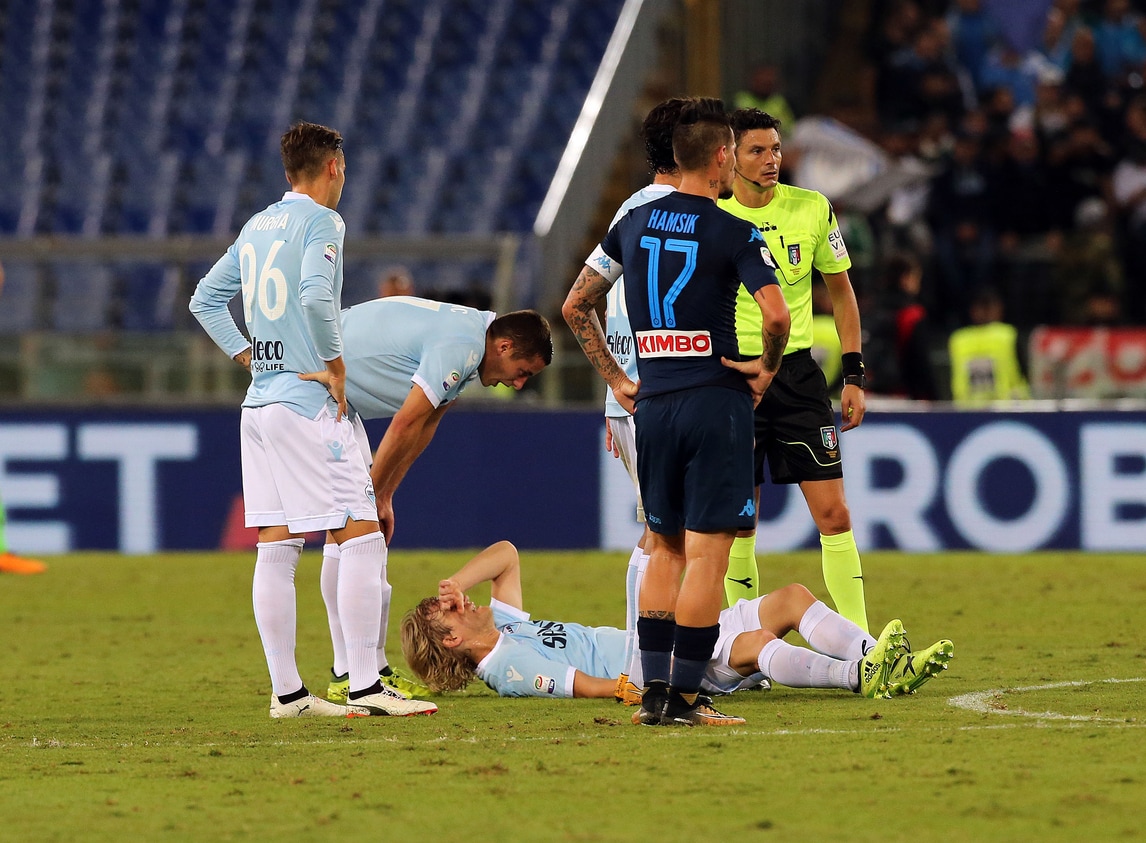 Il medico della Lazio: «Basta torna tra un mese, per Bastos tre settimane di stop»
