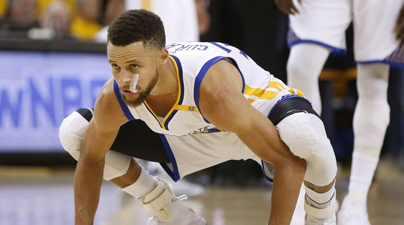 Curry, LeBron James e Bryant, guerra di tweet con Trump
