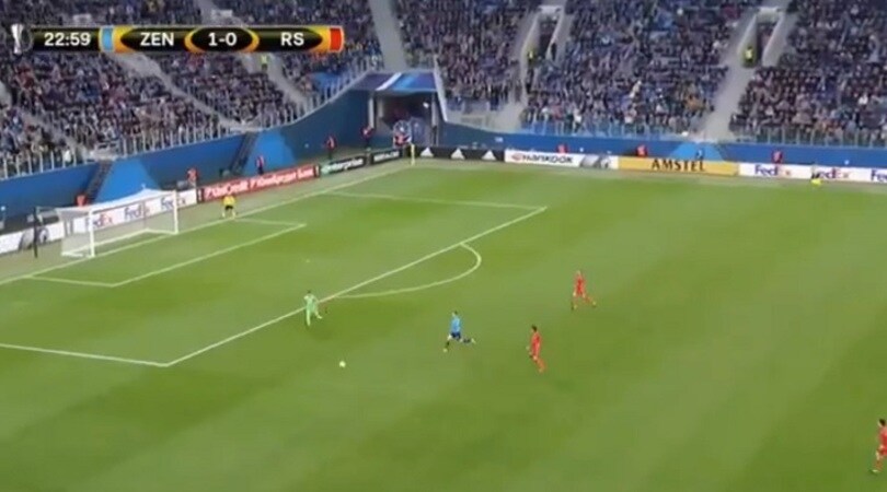 Zenit-Real Sociedad, clamorosa papera di Rulli: la fotosequenza