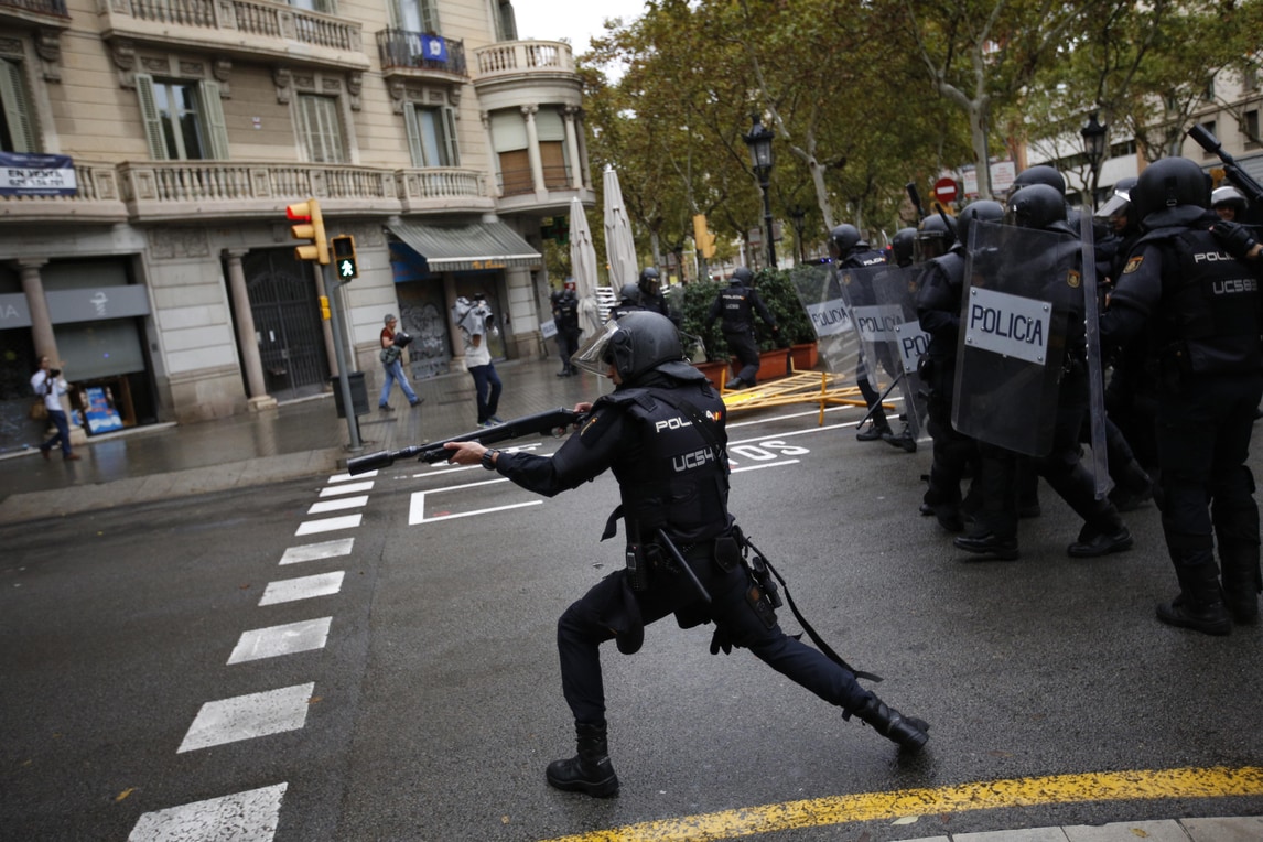 Barcellona, tensioni in tutta la regione per il Referendum
