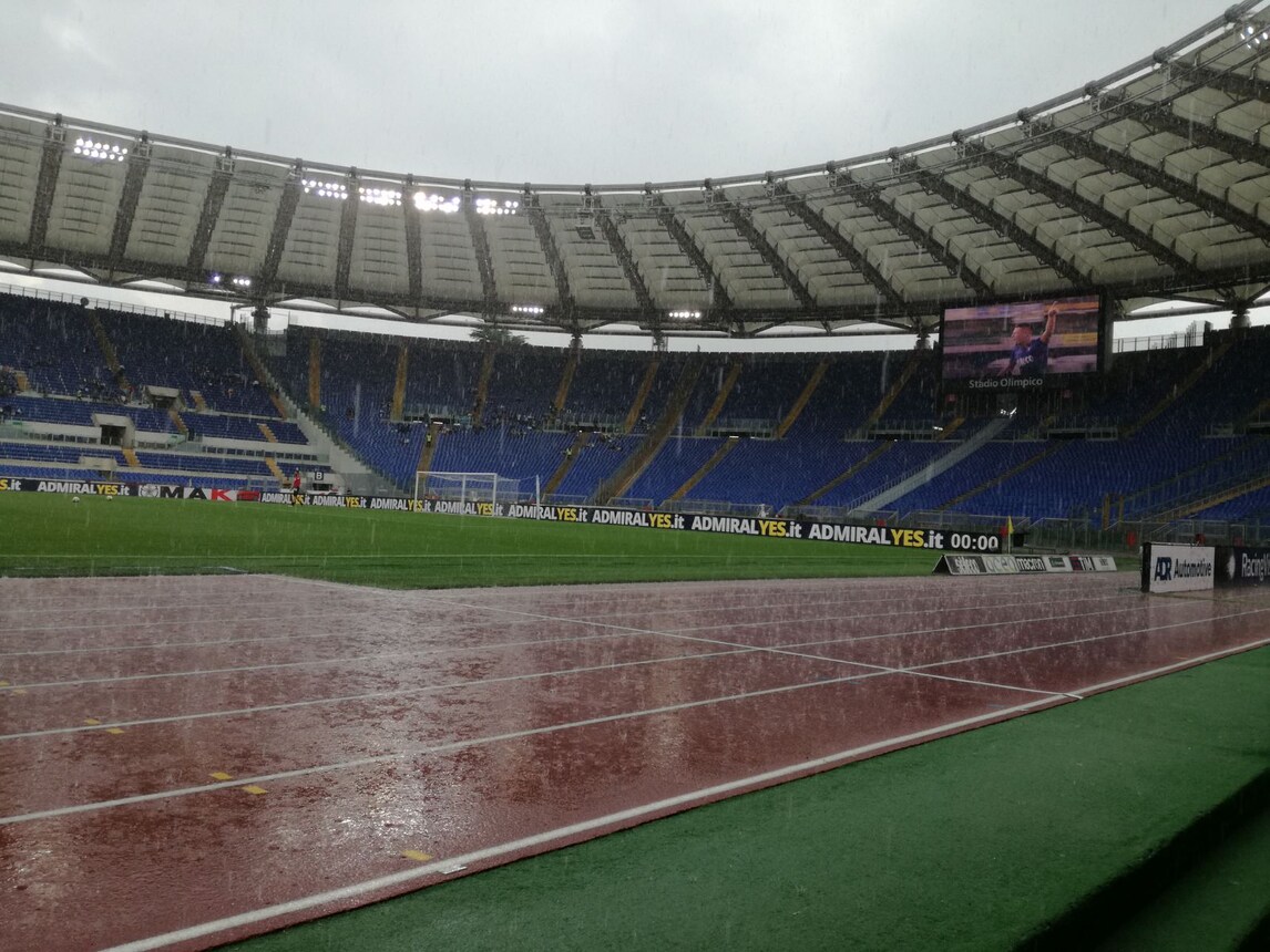 Lazio, diluvio all'Olimpico prima del match con il Sassuolo