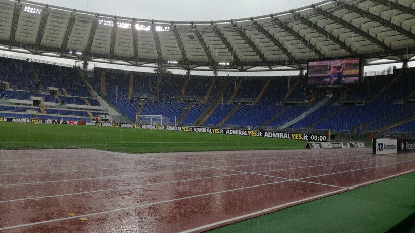 Lazio, diluvio all'Olimpico prima del match con il Sassuolo