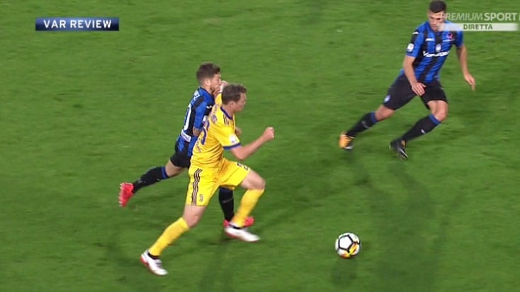 Atalanta, Gomez: «Lichtsteiner mi ha rotto la bocca, era da rosso»