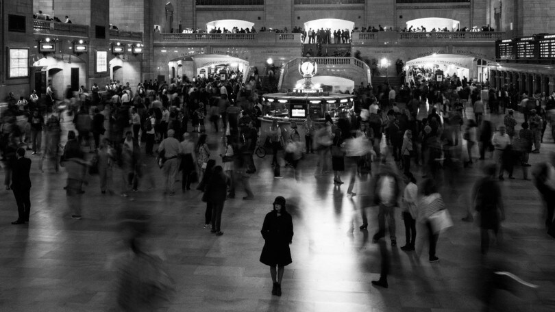 Ferrante Fever: da oggi al cinema il doc su Elena Ferrante