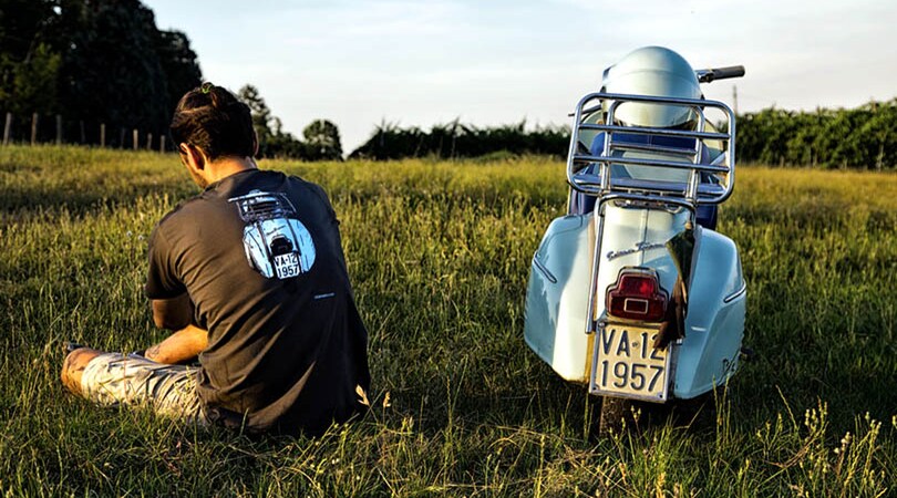 Sulle strade del mondo con una Vespa del ‘68 - FOTO