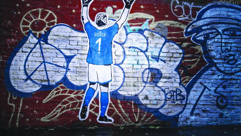 La prima volta di Buffon...in azzurro