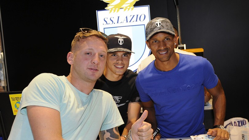Squadra al Laziostyle di Valmontone. C'è anche Nani: «Stupito dall'entusiasmo della gente»