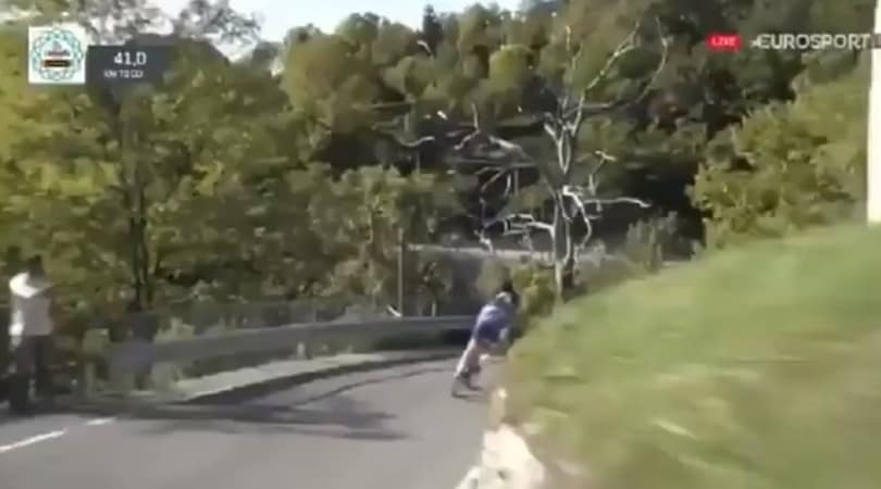 Lombardia, volo pazzesco di De Plus: va oltre il guard rail