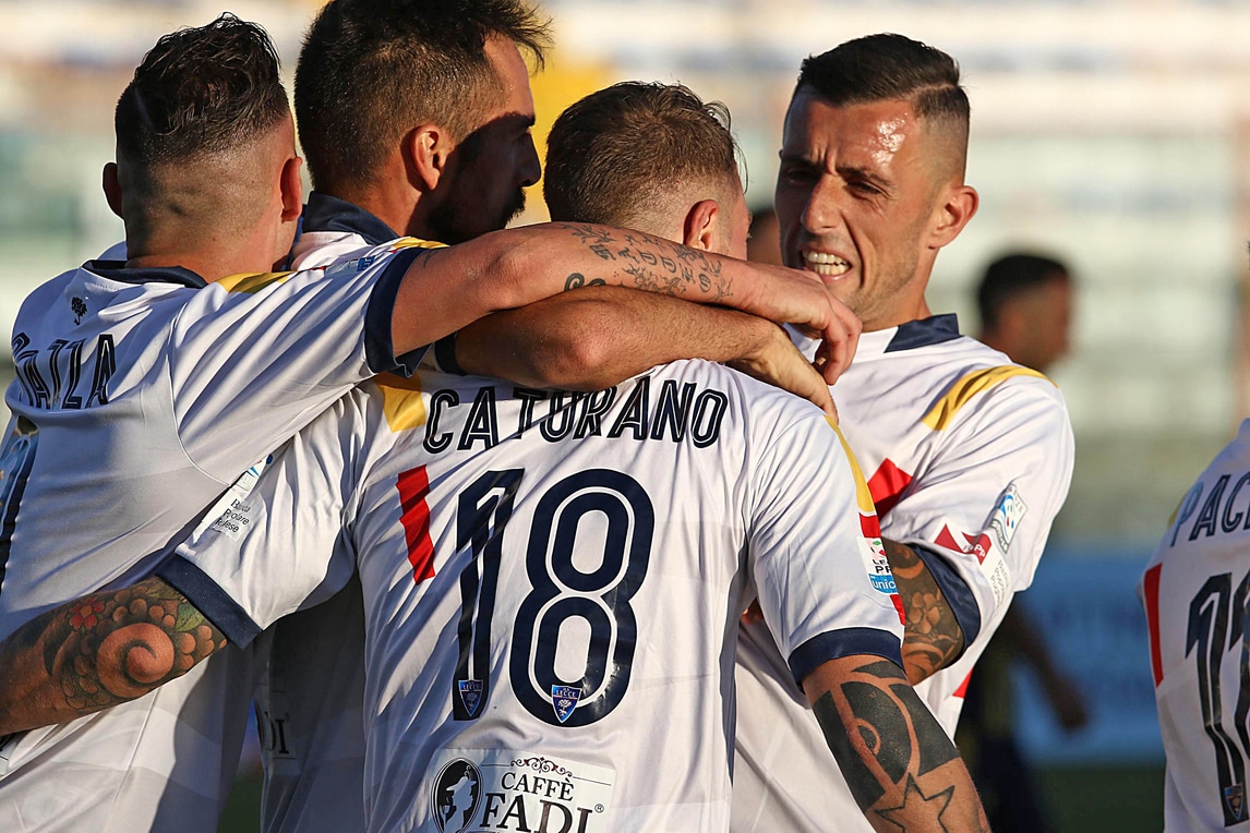 Serie C, Juve Stabia-Lecce 2-3: Caturano per la vetta