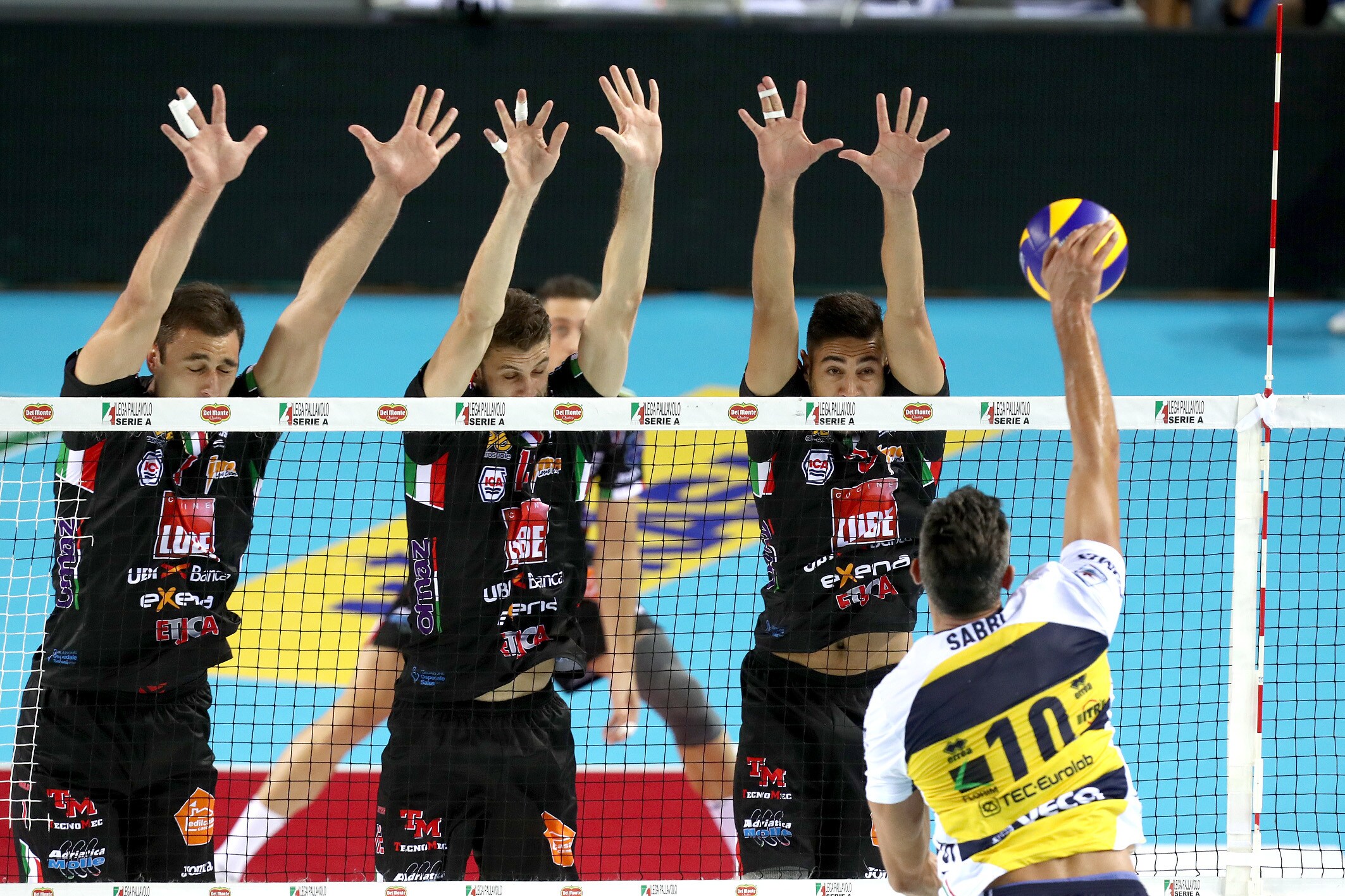 Volley: Supercoppa, la Lube è la prima finalista