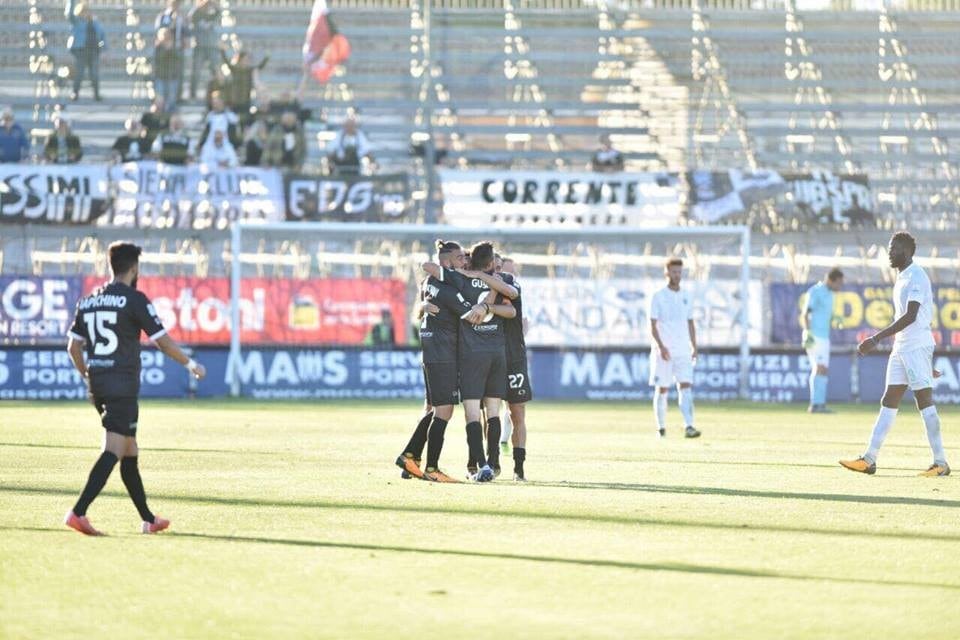 Serie C, Livorno pari con l'Arezzo. Robur Siena capolista