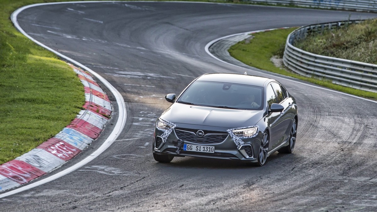 Opel Insignia GSi, al Nurburgring si sente a casa