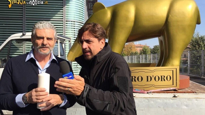 F1 Ferrari, Arrivabene riceve il Tapiro: «Dobbiamo spingere di più»