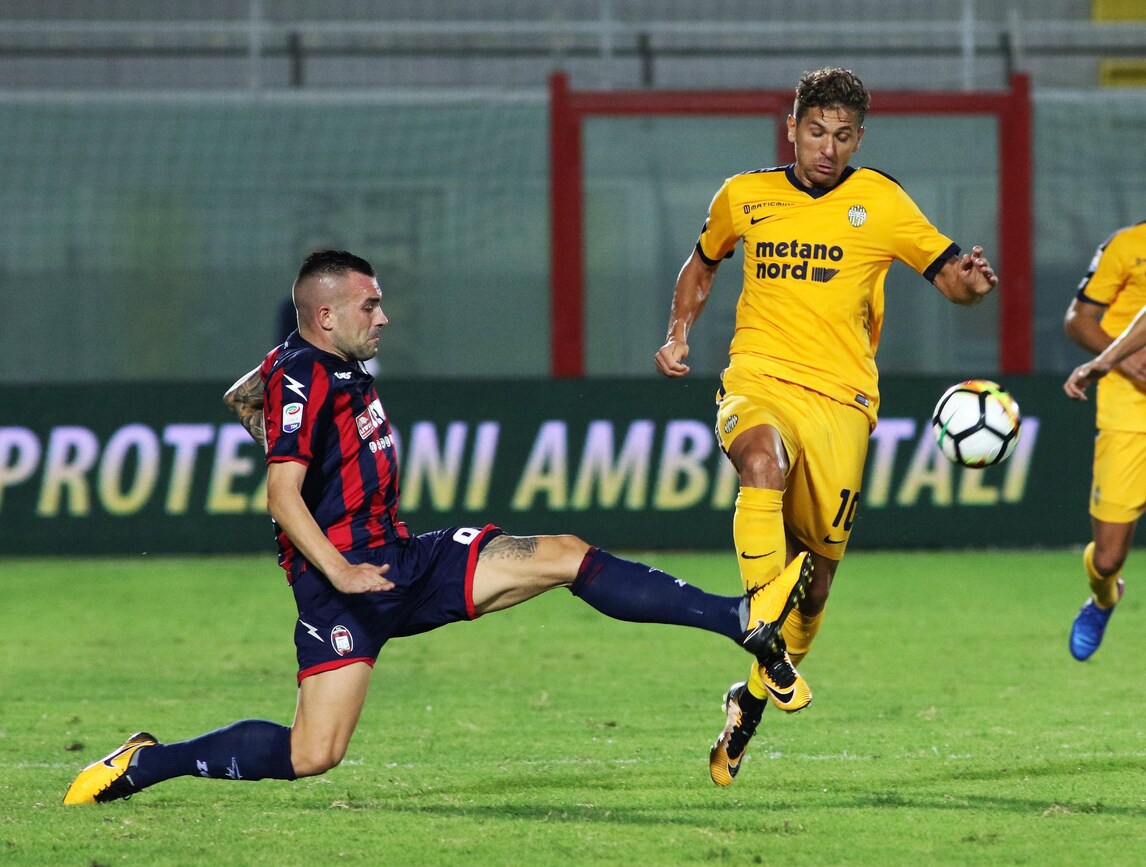 Serie A Verona, Cerci e Kean in gruppo. Personalizzato per Ferrari